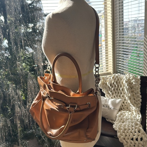 Michael Kors XL Hamilton Crossbody satchel Handbag tan pebble Leather chain - Picture 11 of 16